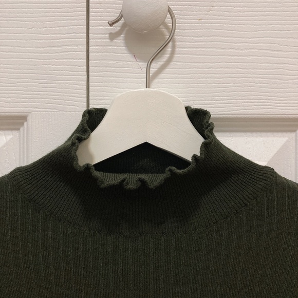 Zara Khaki turtleneck sweater - Picture 4 of 8